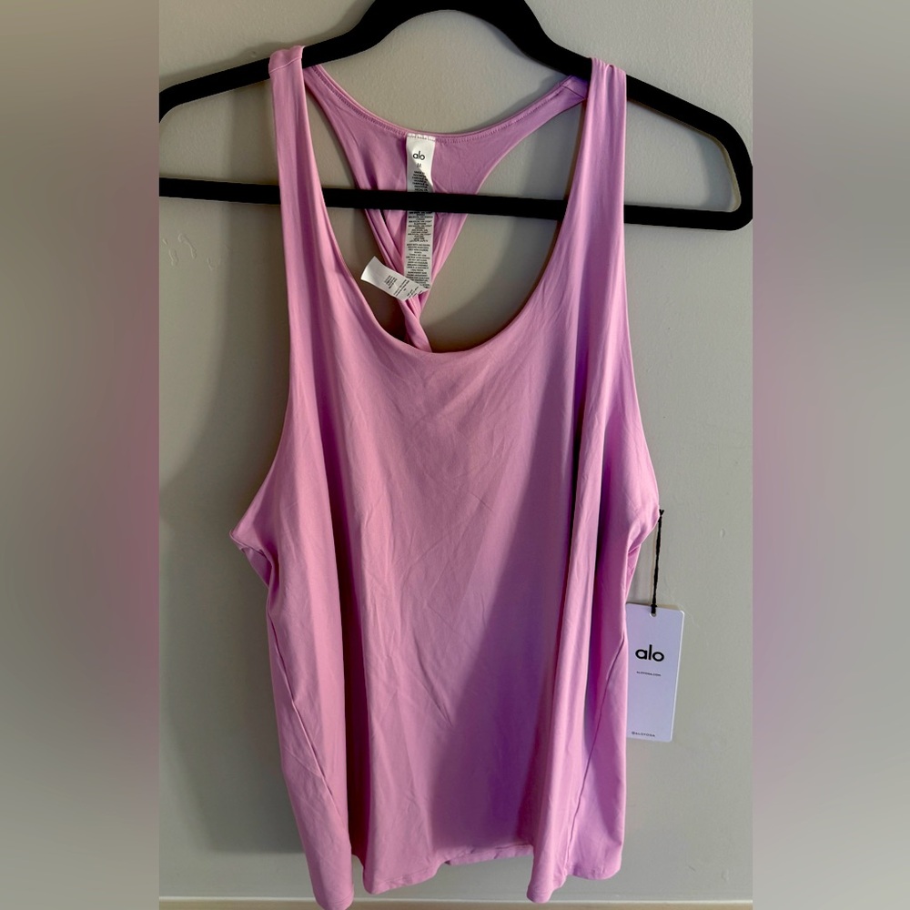ALO sold out DON’T GET TWISTED tank ! Sugarplum Pink size M ! BNWT